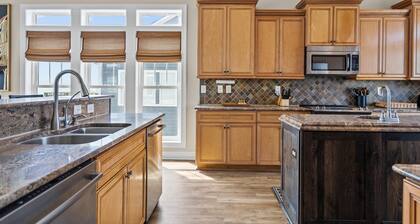 Fantasea #183 - 7 BD Oceanfront Home, Pet-Friendly w/ Hot tub!