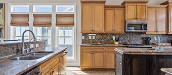 Fantasea #183 - 7 BD Oceanfront Home, Pet-Friendly w/ Hot tub!