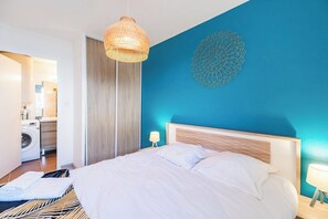 2 bedrooms, iron/ironing board, WiFi, bed sheets