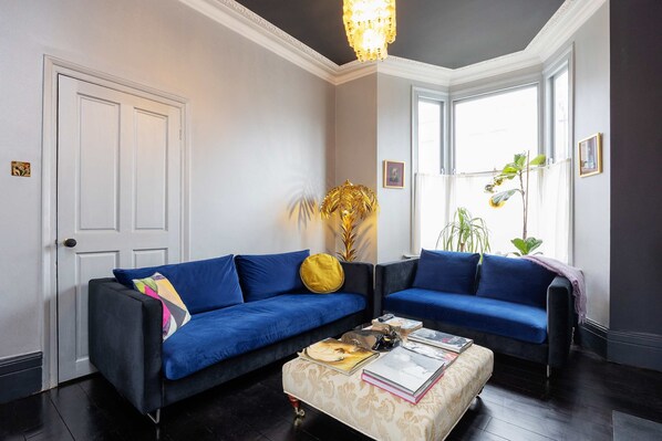 منزل | 3 عدّة غرف نوم وخدمة الإنترنت