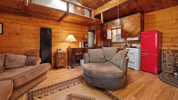 Family House, 1 Bedroom, Non Smoking, Kitchen | Living room | 55-inch Smart TV with digital channels, fireplace