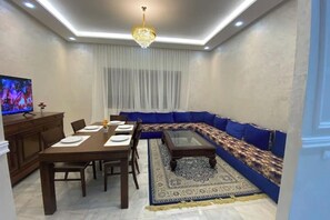 Dining - Luxurious 2 Bedrooms 5 min from Casablanca Airport (Casablanca-Settat)