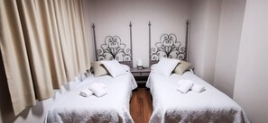 6 chambres, fer et planche à repasser, Wi-Fi gratuit, draps fournis