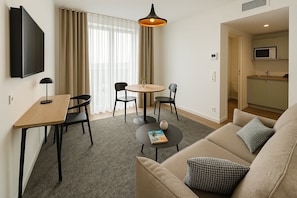 Apartment (T2/4 pers) | Living area | Smart TV