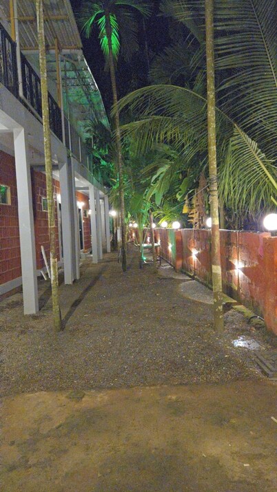 阿古勒帕蒂尔家庭海滩度假村