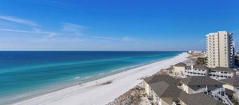 Anchors Up *Heated Pool & Private Beach Access*