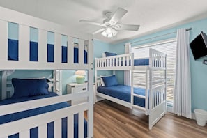 2 bedrooms, desk, iron/ironing board, travel cot - Anchors Up *Heated Pool & Private Beach Access* (Destin)