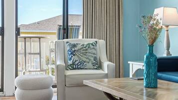 テレビ、書斎 / ワークスペース