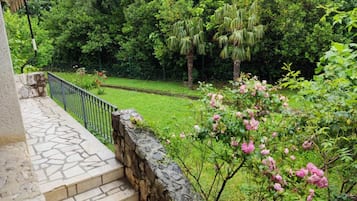 公寓 (Two Bedroom Apartment) | 花園