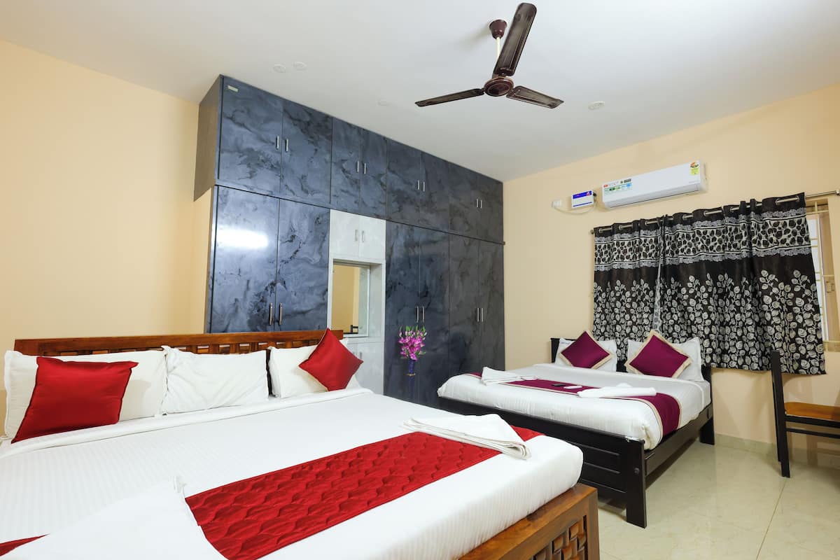 Classic Apartment, 3 Bedrooms, City View