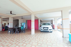 Tempat Letak Kenderaan Mudah Akses