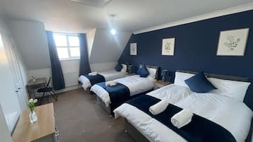 5 bedrooms, iron/ironing board, WiFi, bed sheets