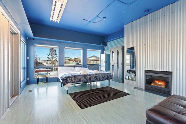 3 bedrooms, iron/ironing board, travel cot, WiFi