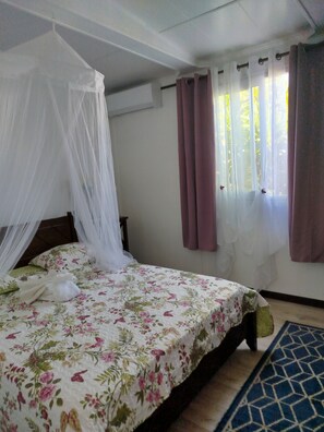 2 عدّة غرف نوم ومكواة/لوح كي وسرير سفر وواي فاي مجانًا