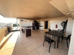 Apartment | Outdoor dining