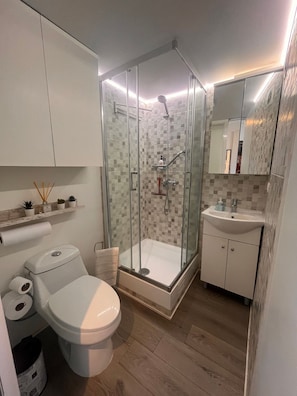 Apartment | Bathroom