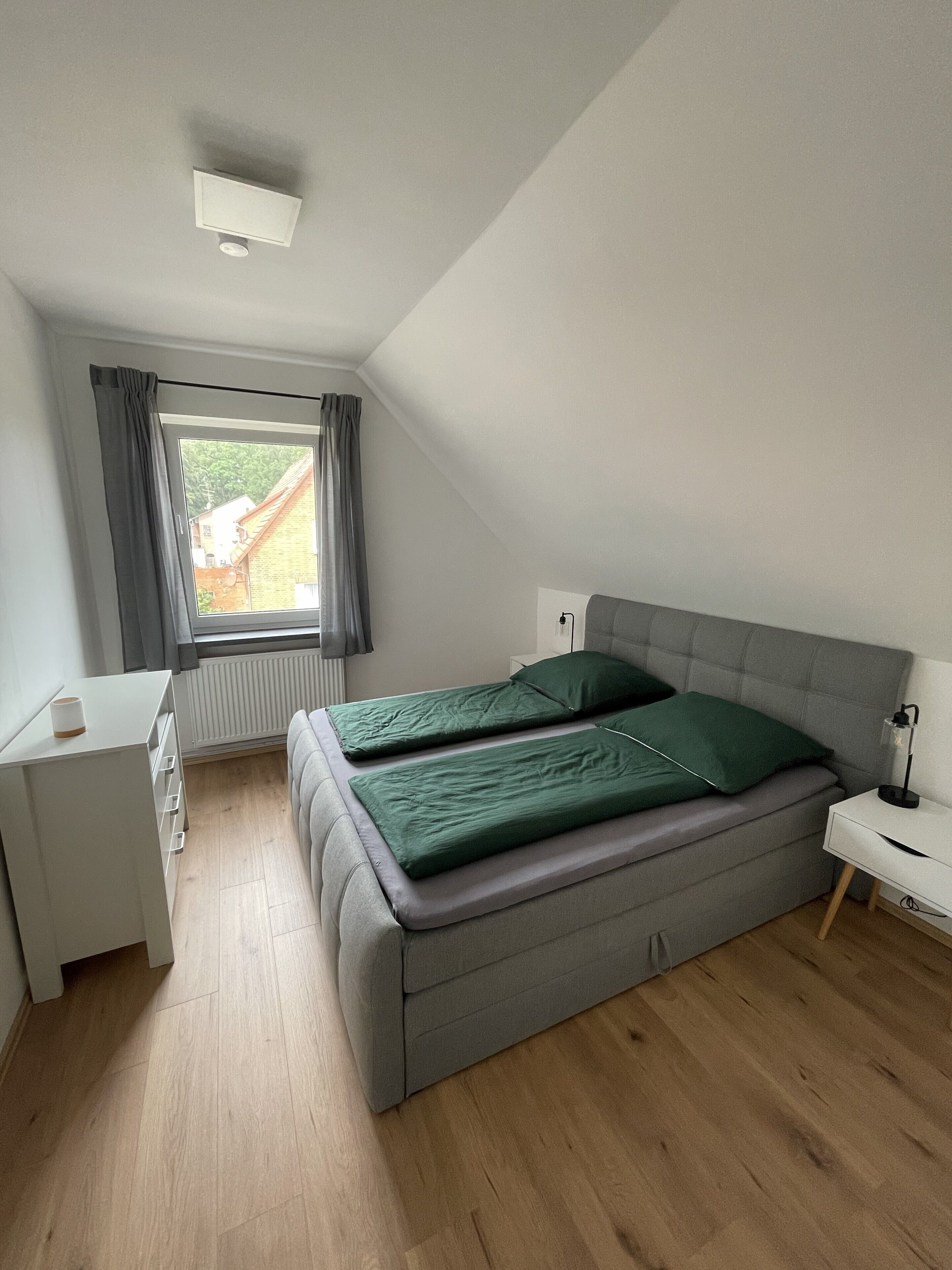 3 bedrooms, iron/ironing board, travel crib, WiFi (free)