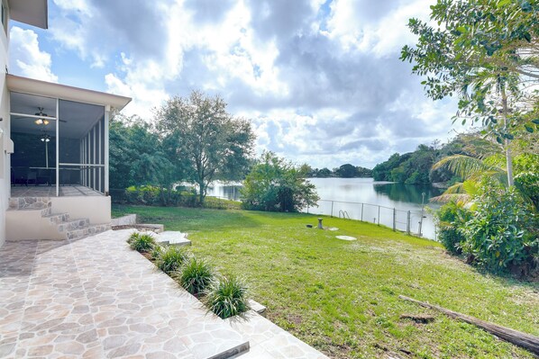 House (4 Bedrooms) | Front of property