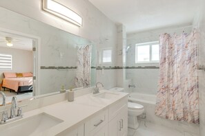 House (4 Bedrooms) | Interior - 8 Mi to Wynwood: Waterfront Retreat w/ Lanai (North Miami)