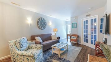 Apartment (2 Bedrooms) | Front of property