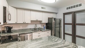 Apartment (2 Bedrooms) | Bahagian dalam