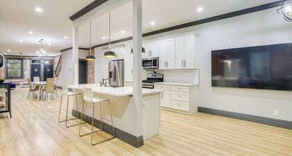 Walk to Gravois Park: 'nice Home' w/ Garage