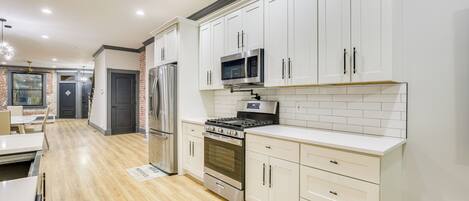 House (3 Bedrooms) | Interior