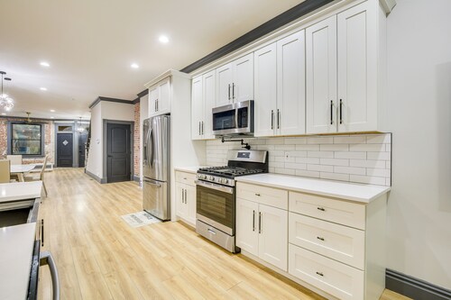 Walk to Gravois Park: 'nice Home' w/ Garage