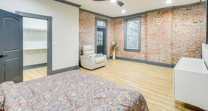 Walk to Gravois Park: 'nice Home' w/ Garage