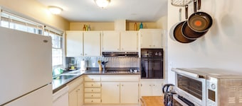 3 Mi to Dtwn: Home w/ Yard in Tallahassee