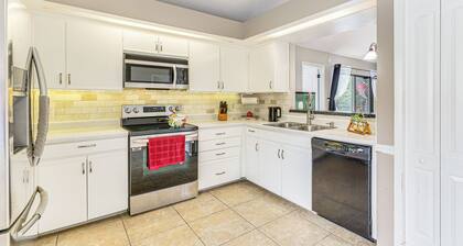 Swim, Golf & Relax: Lovely Home in Lake Mary