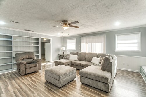 Near Shops & Eats: Home w/ Large Yard in Waycross!