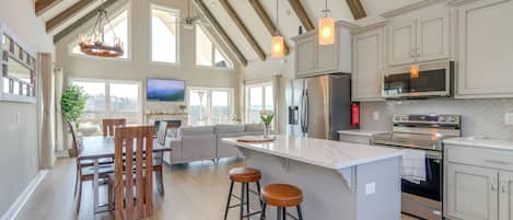 House (3 Bedrooms) | Interior