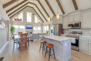 House (3 Bedrooms) | Interior - 11 Mi to Dtwn Ellijay: Newly Built Modern Cabin! (Ellijay)