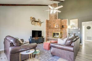 House (2 Bedrooms) | Interior