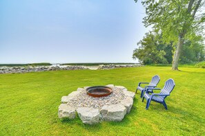 Interior - Dock & Panoramic Bay Views: Oconto Retreat! (Oconto)