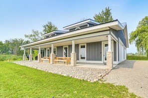 House (3 Bedrooms) | Front of property - Dock & Panoramic Bay Views: Oconto Retreat! (Oconto)