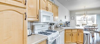 Walk to Colorado River: Needles Gem w/ Pool Access