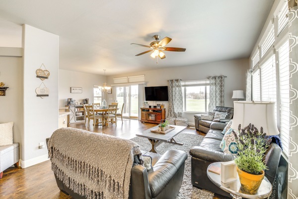 House (3 Bedrooms) | Interior