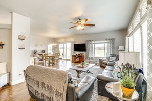 House (3 Bedrooms) | Interior