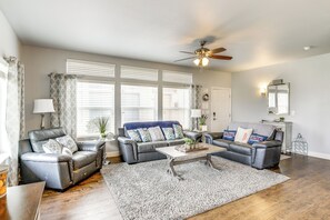 House (3 Bedrooms) | Interior