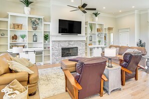 House (4 Bedrooms) | Interior - Luxe Golf Getaway in Hot Springs Village! (Hot Springs Village)