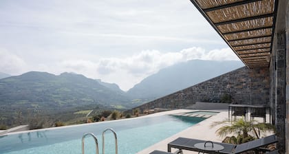 Neromai Cave Luxury Villas
