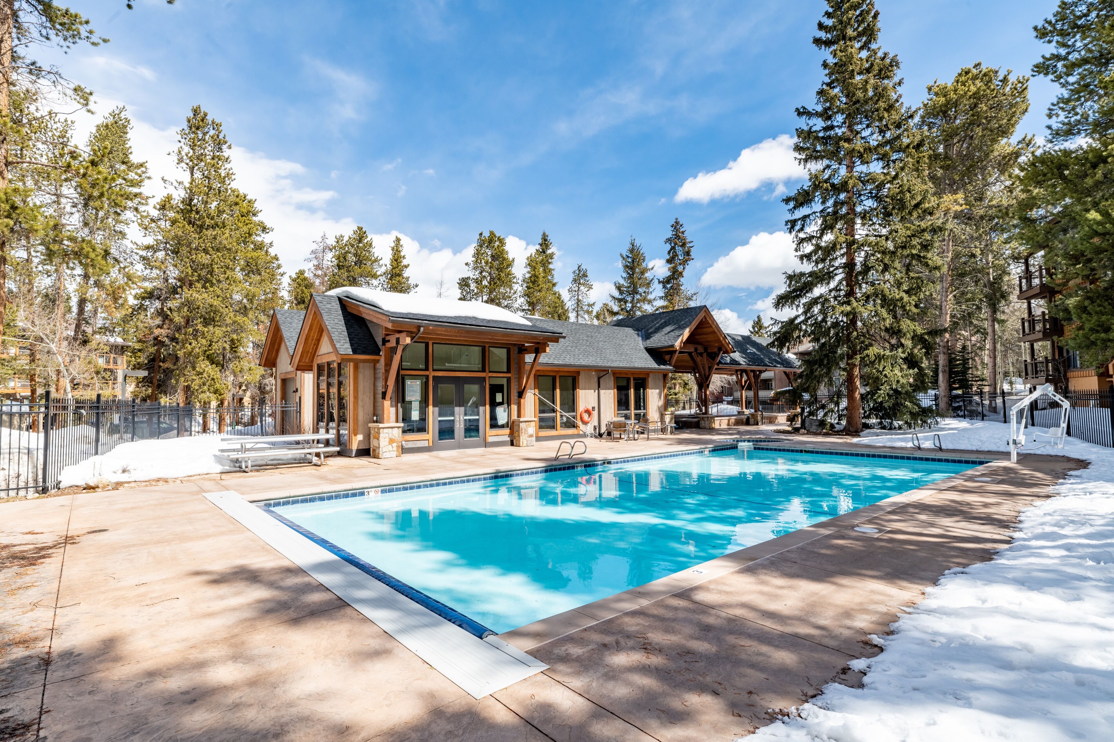 Et oppvarmet basseng