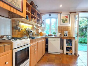 Kühlschrank, Ofen, Herdplatte, Geschirrspüler