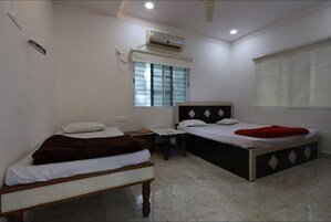Basic Double Room | Free WiFi