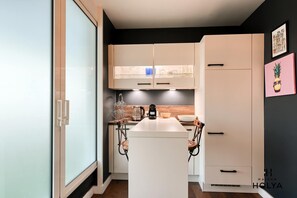 Frigorifero, microonde, forno, macchina per tè/caffè