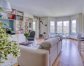 TV, offices
