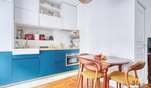 Kühlschrank, Mikrowelle, Geschirrspüler