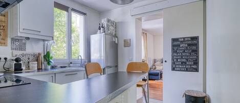 Fridge, microwave, oven, dishwasher